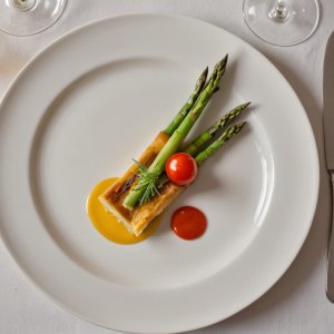 Quiche asperges tomates