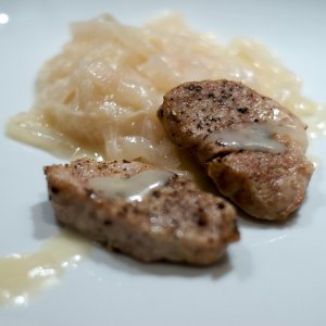 Filet mignon aux oignons