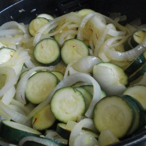 Pan-fried zucchini olives