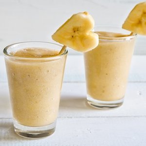 Smoothie orange, banane, yaourt